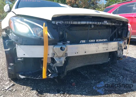 2020 Mercedes-Benz E 350 4Matic z USA, uszkodzony, nr VIN W1KZF8EB5LA814082